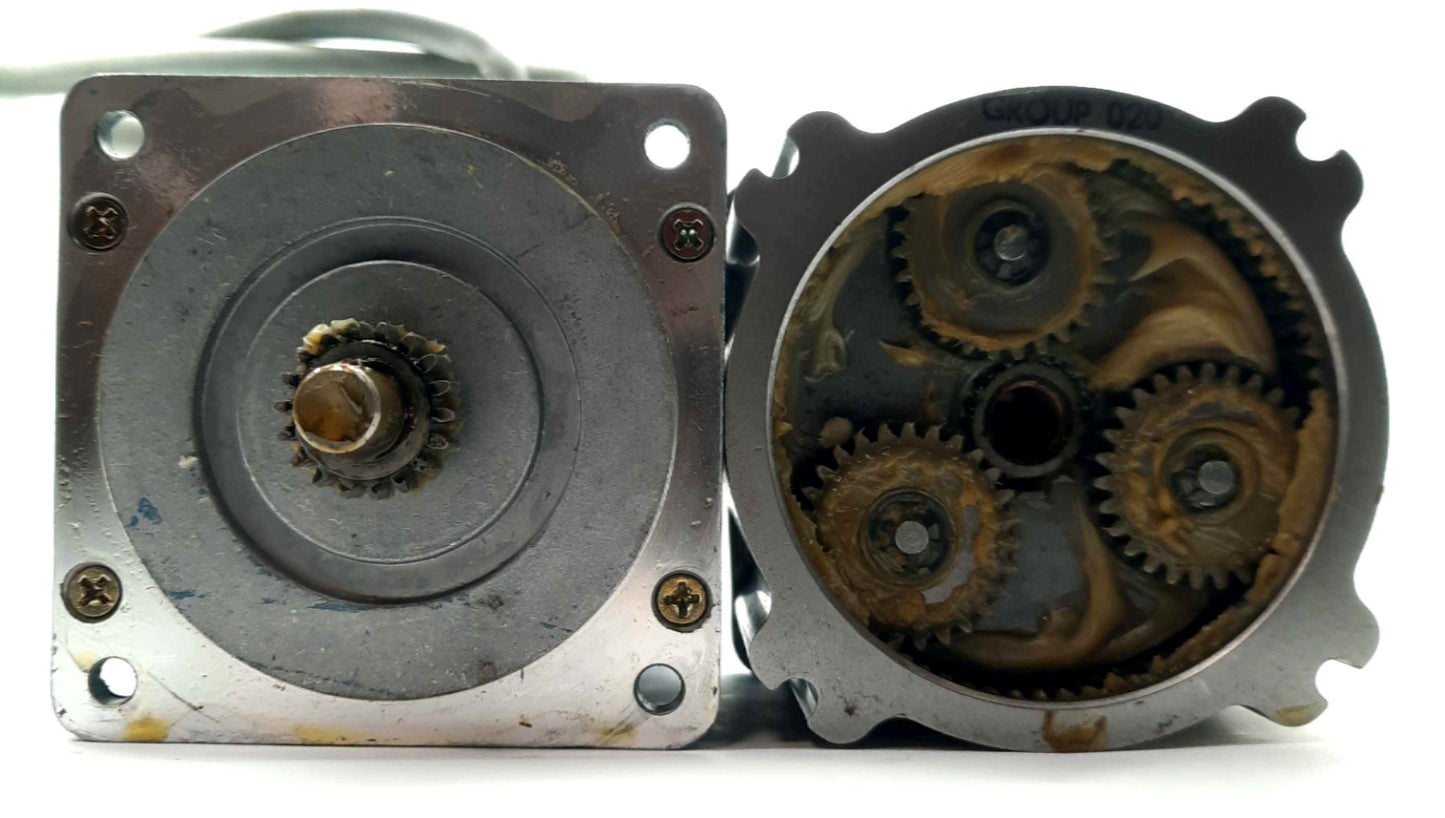 Used Superior Electric KST093T1YG125 SLO-SYN AC Synchronous Gearmotor 1PH 120VAC .5A