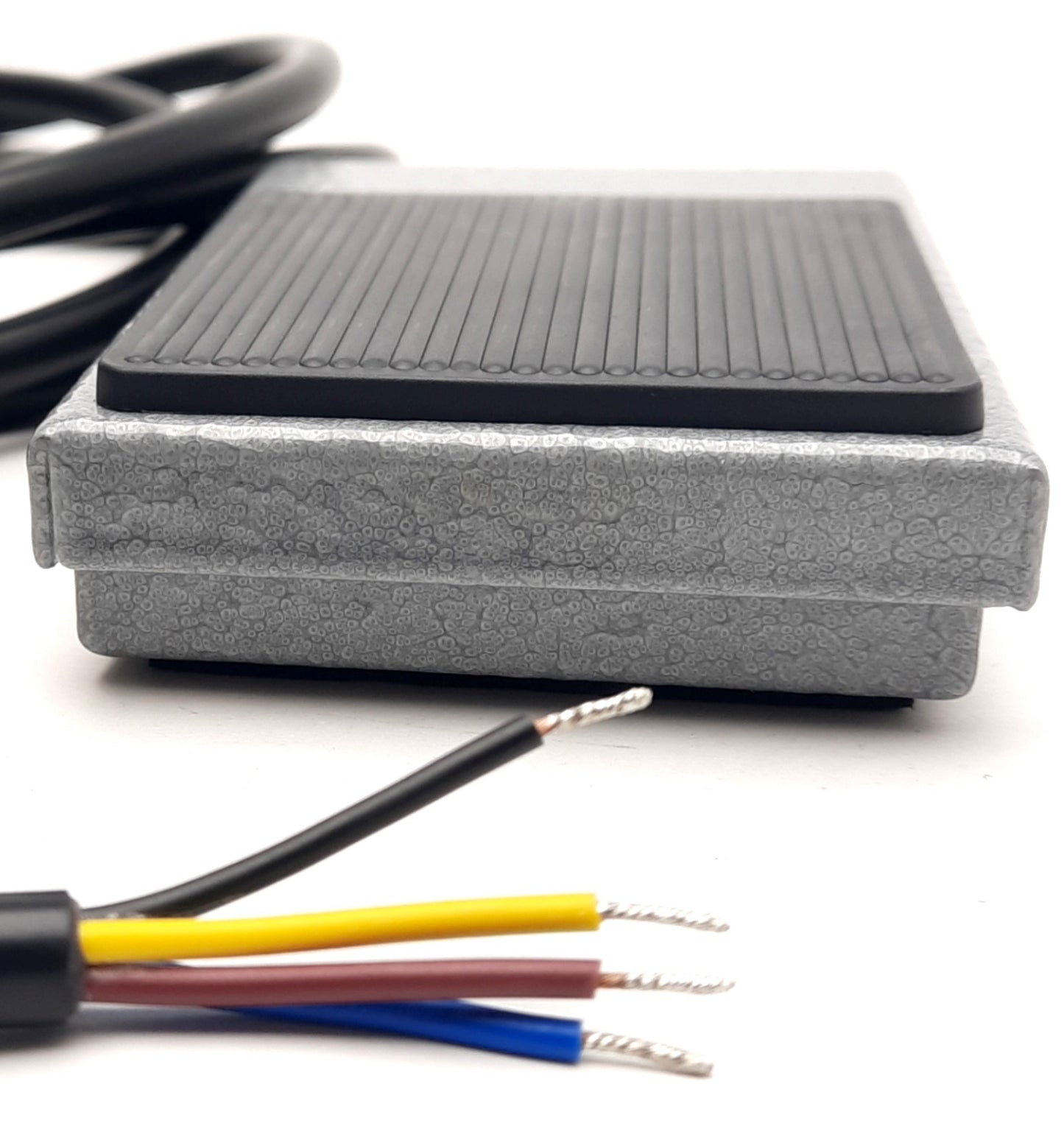 New – Open box Herga 6289-CC General Purpose Foot Switch, 3Amp, 250V, SPCO, 3 Core + Ground