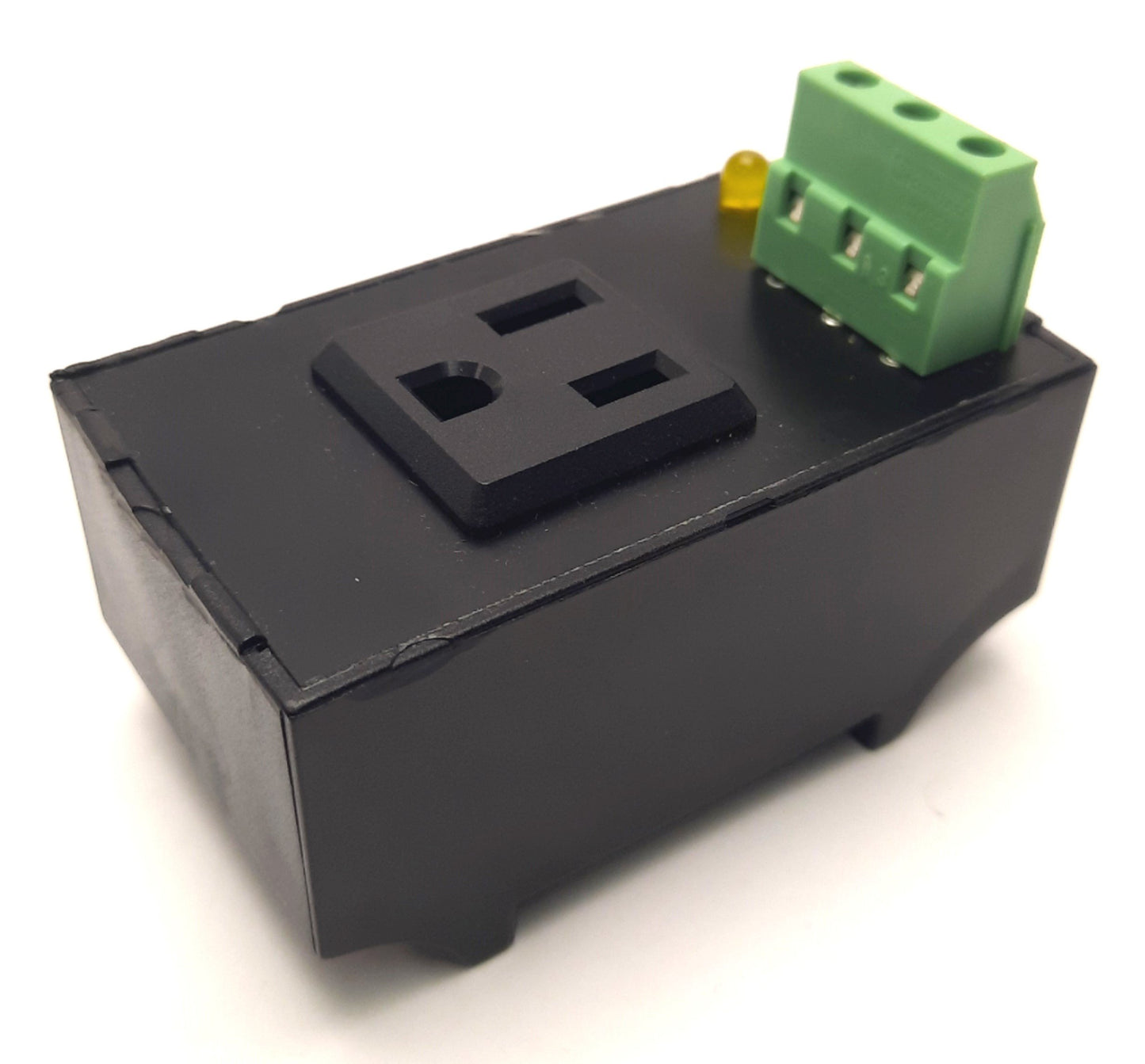 Used MURR Elektronik 676166 MSVD Power Socket NEMA5-15 With LED, 110V AC 15A, DIN