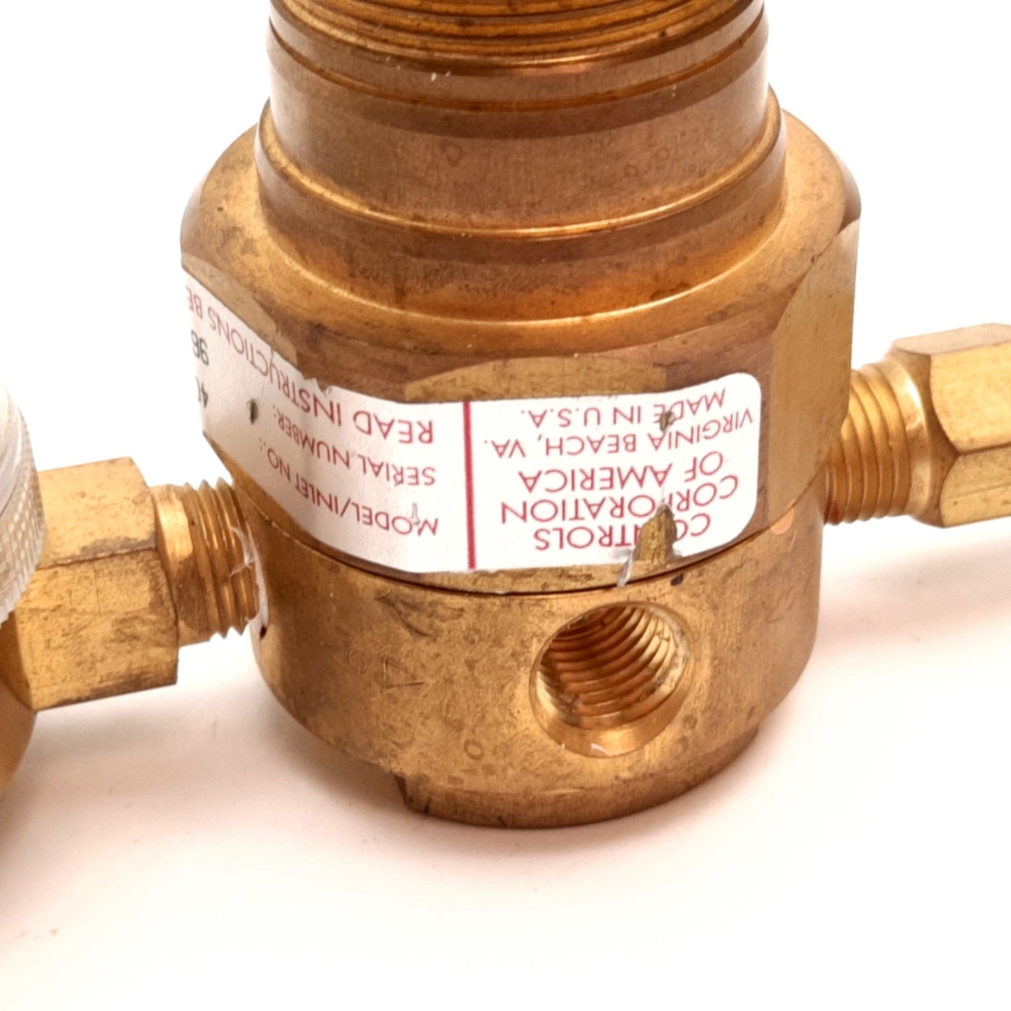 Used Concoa 4052001-000 Gas Regulator, In: 3000psi Max, Out: 0-50psi, W/ 100psi Gauge