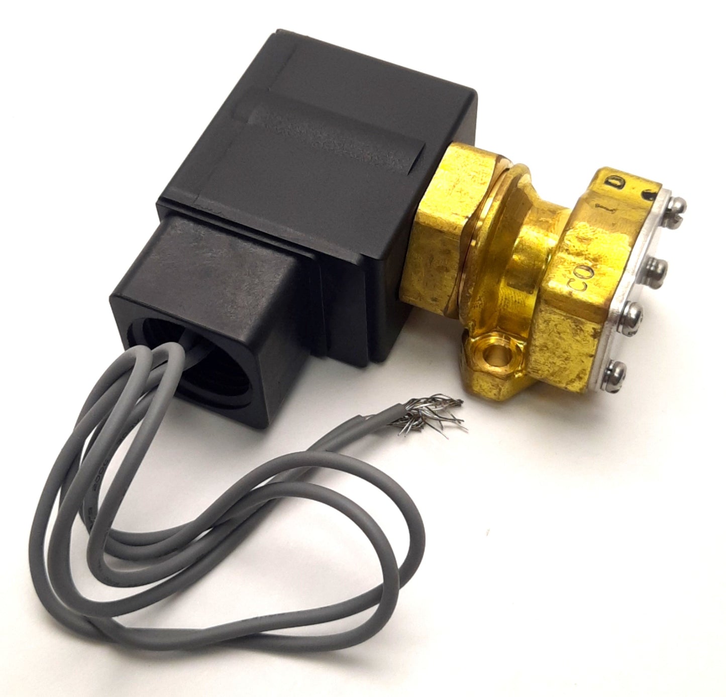 Used SMC VX3115D-00-3C1 Solenoid Valve, Direct Operated, 3 Port, 1.5mm, 120v AC Coil