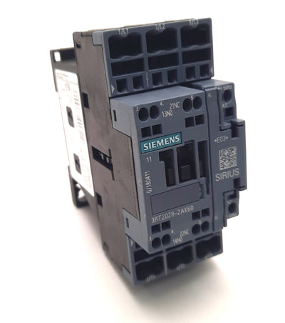 New – Open box Siemens 3RT2028-2AK60 Contactor, 3PST-NO 38A 400VAC, 1CO Aux, 110-120VAC Coil