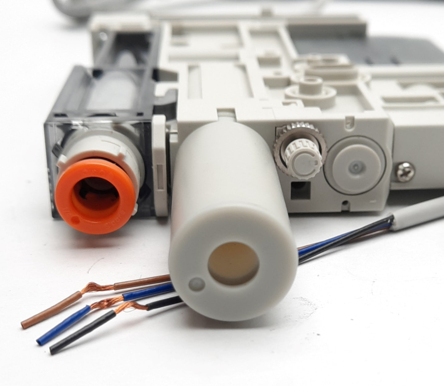 New – Open box SMC ZK2H12R5PC-07-J Vacuum Ejector, 24VDC Ø1.2 Nozzle, -101 KPa Max Ø1/4" V Port