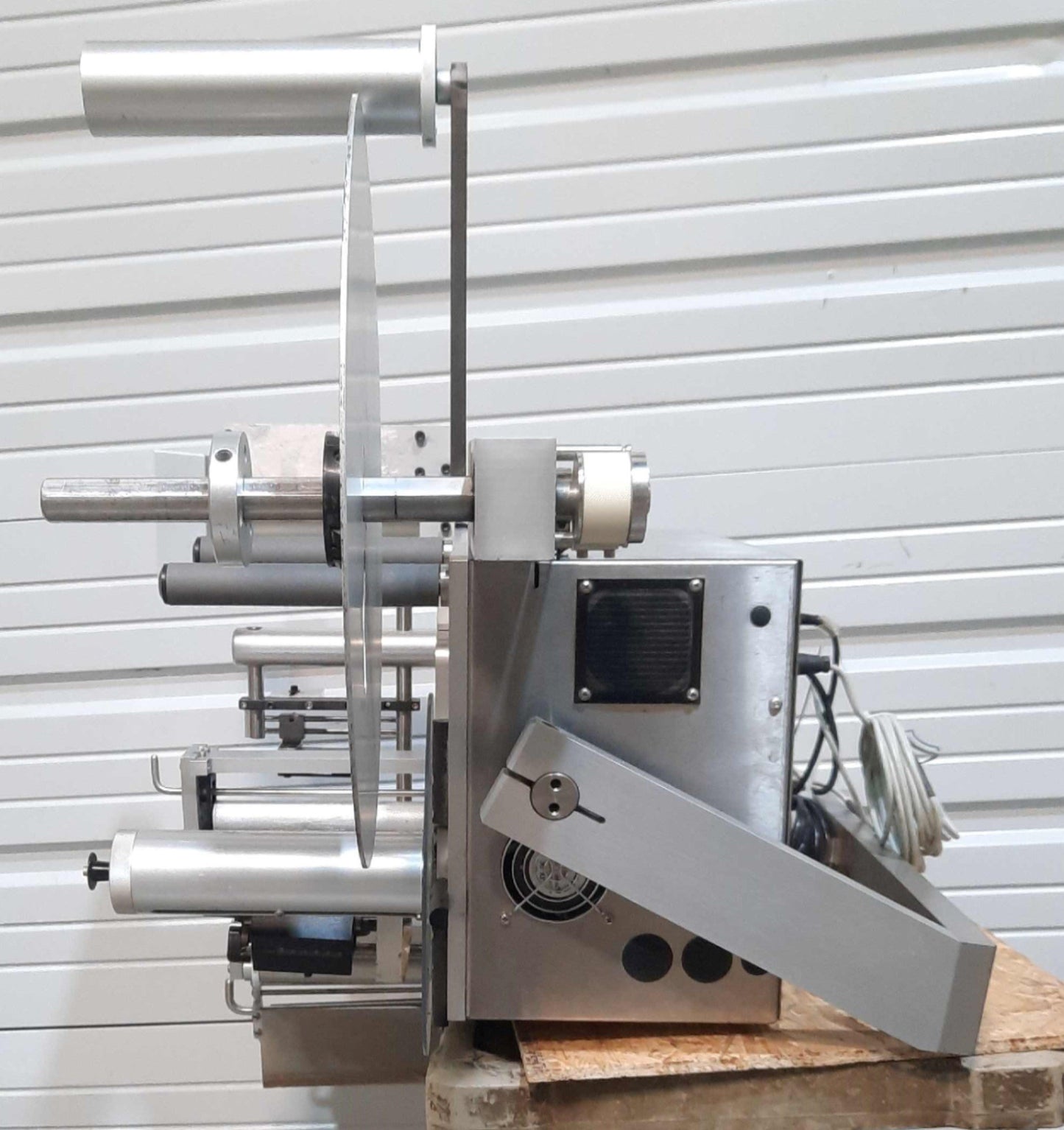 Used LABEL-AIRE 3115NV-1500 LH Wipe-On Labeller 7.13" Web 1500ft/min Left Hand 120VAC