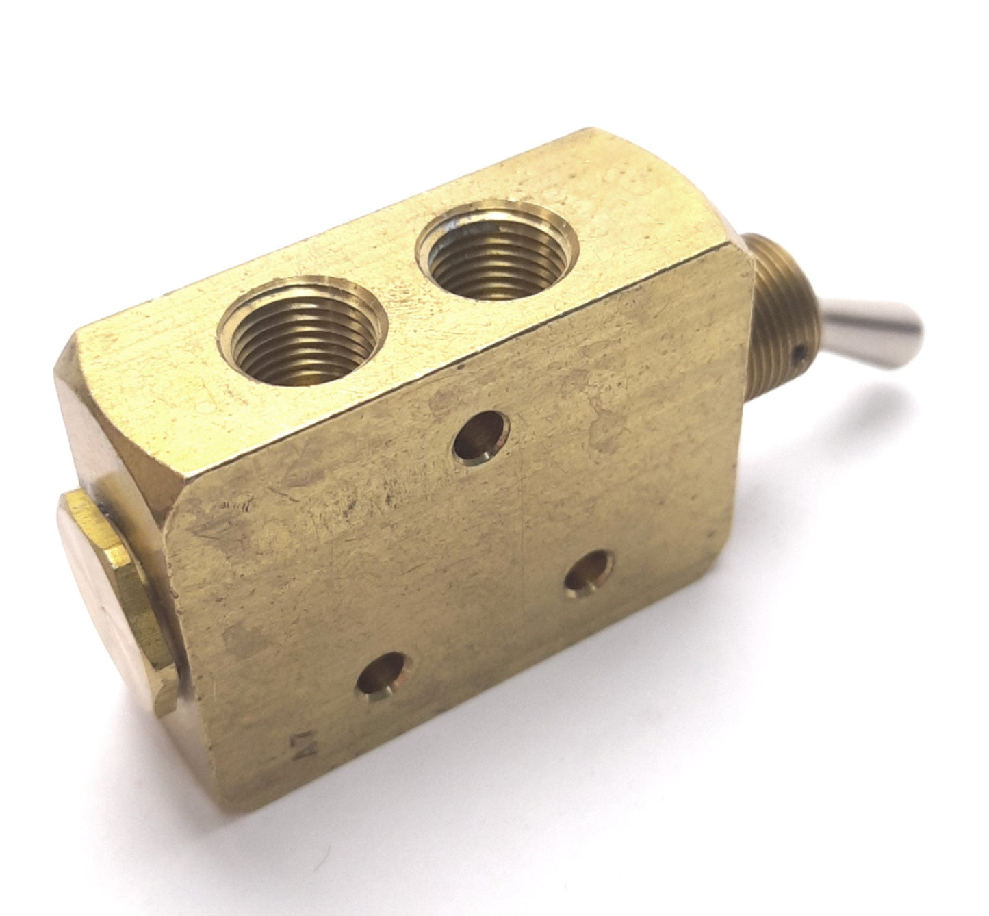 Used Clippard MJTV-4 Pneumatic Toggle Valve 2-Position 5-Port, 150psi, 1/8" NPT