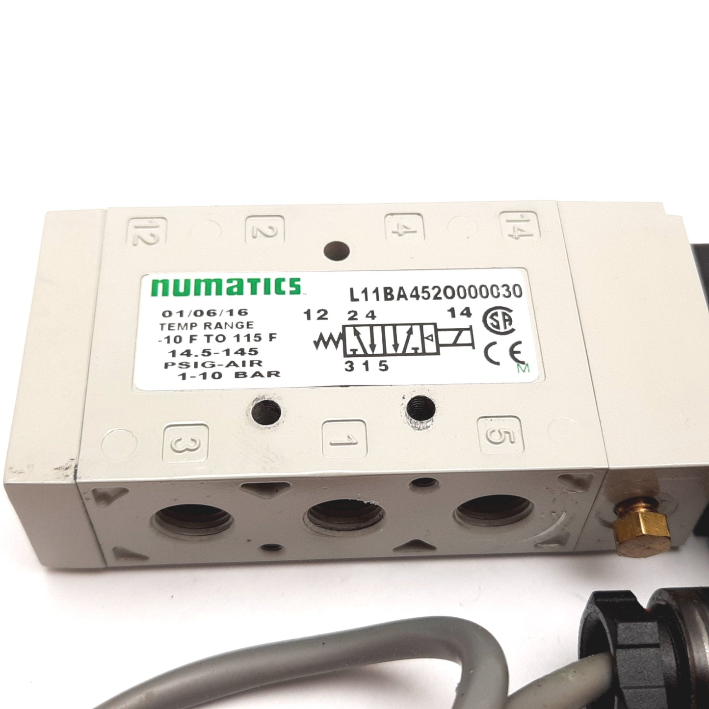Used Numatics L11BA452O000030 Solenoid Valve, 2-Position 5-Port 100-120VAC 1/8" NPT
