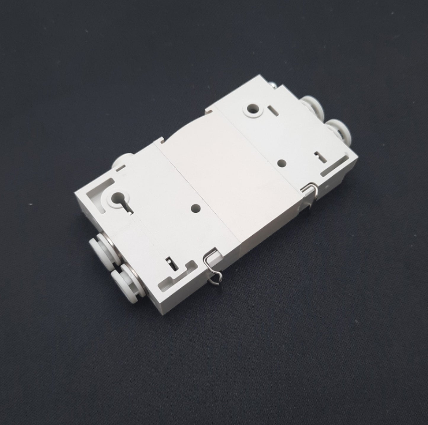 New SMC VQ1000-FPG-C6C6-D Check Block Solenoid Valve 0.1-0.7MPA 12-24VDC 100-220VAC