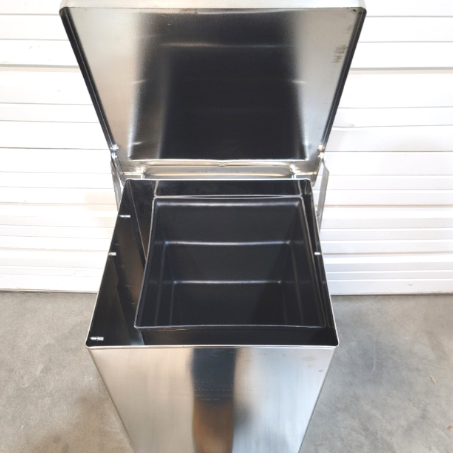 Used Terra Universal 1456-18B BioSafe Stainless Steel Waste Receptacle 24Gal 15x15x30