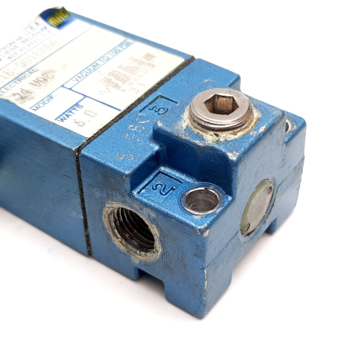 Used Mac 111B-501BAAA Solenoid Valve, 2-Position 3-Port, 24VDC, 150psi, 1/8" NPT