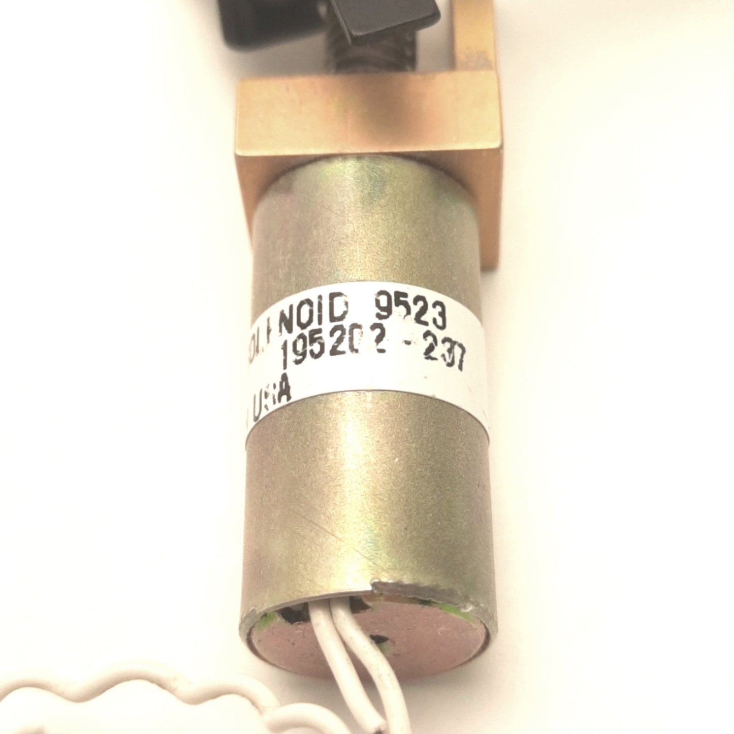 Used Lucas Ledex 195202-237 Pull Solenoid, 4 Watts, 497 Ampere Turns, 24VDC Coil
