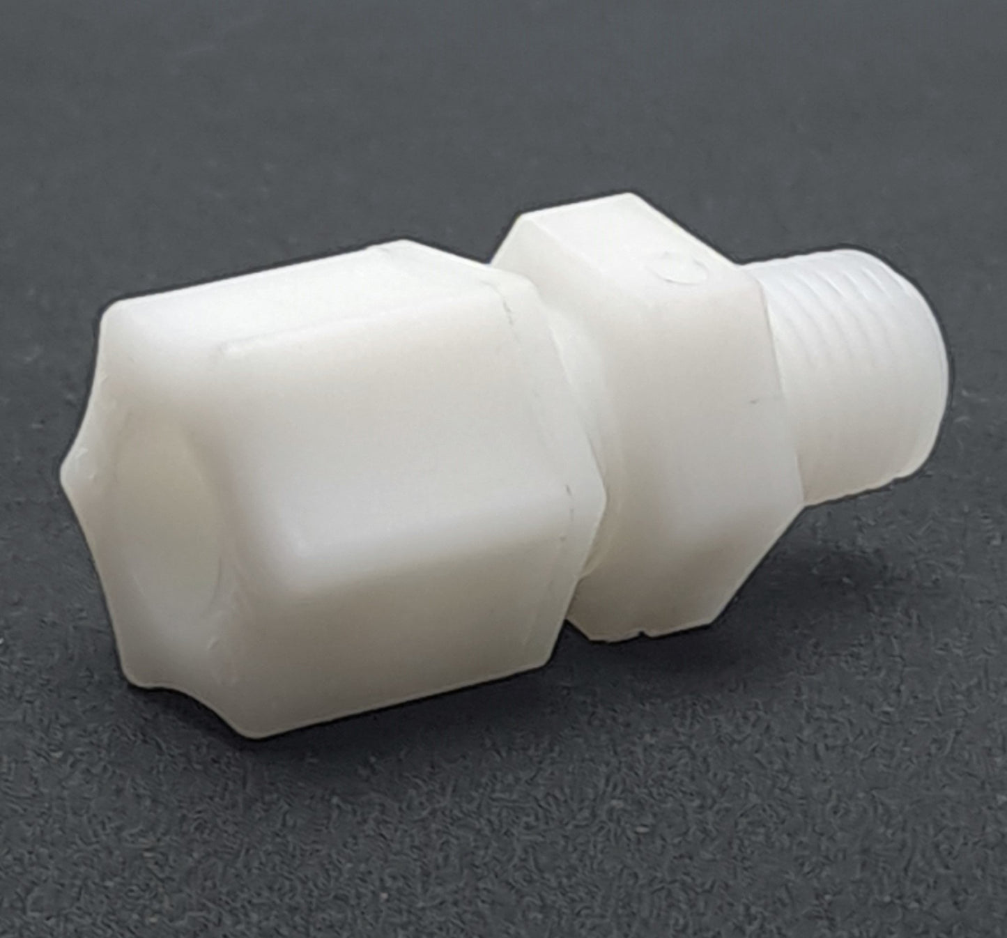 New – Open box Lot of 150 JACO 10-6-4-N-O Nylon 6 Fittings, Male Connector, 3/8" Tubing