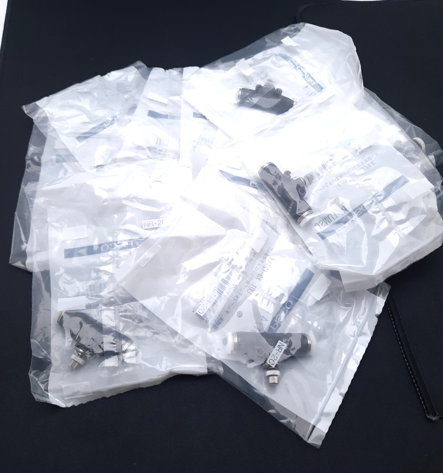 New Lot of 10 Pisco JSMU1/4 Connector Valve Flow Control 1/4" T-Style 14.5-130PSI