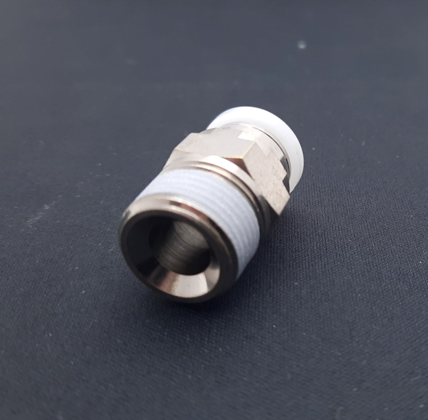 New Lot of 18 Pisco PC3/8-03 One Touch Coupling 3/8" Tube Diameter 3/8 Thread 1.0Mpa