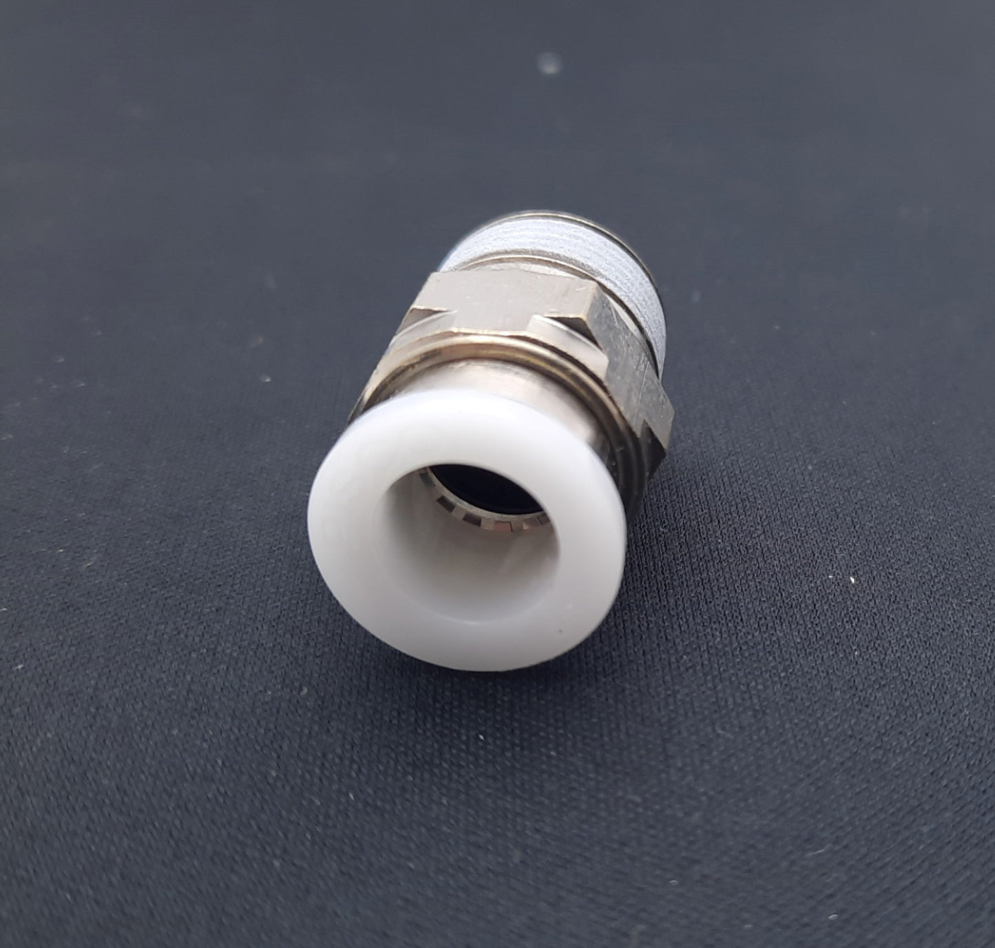 New Lot of 18 Pisco PC3/8-03 One Touch Coupling 3/8" Tube Diameter 3/8 Thread 1.0Mpa