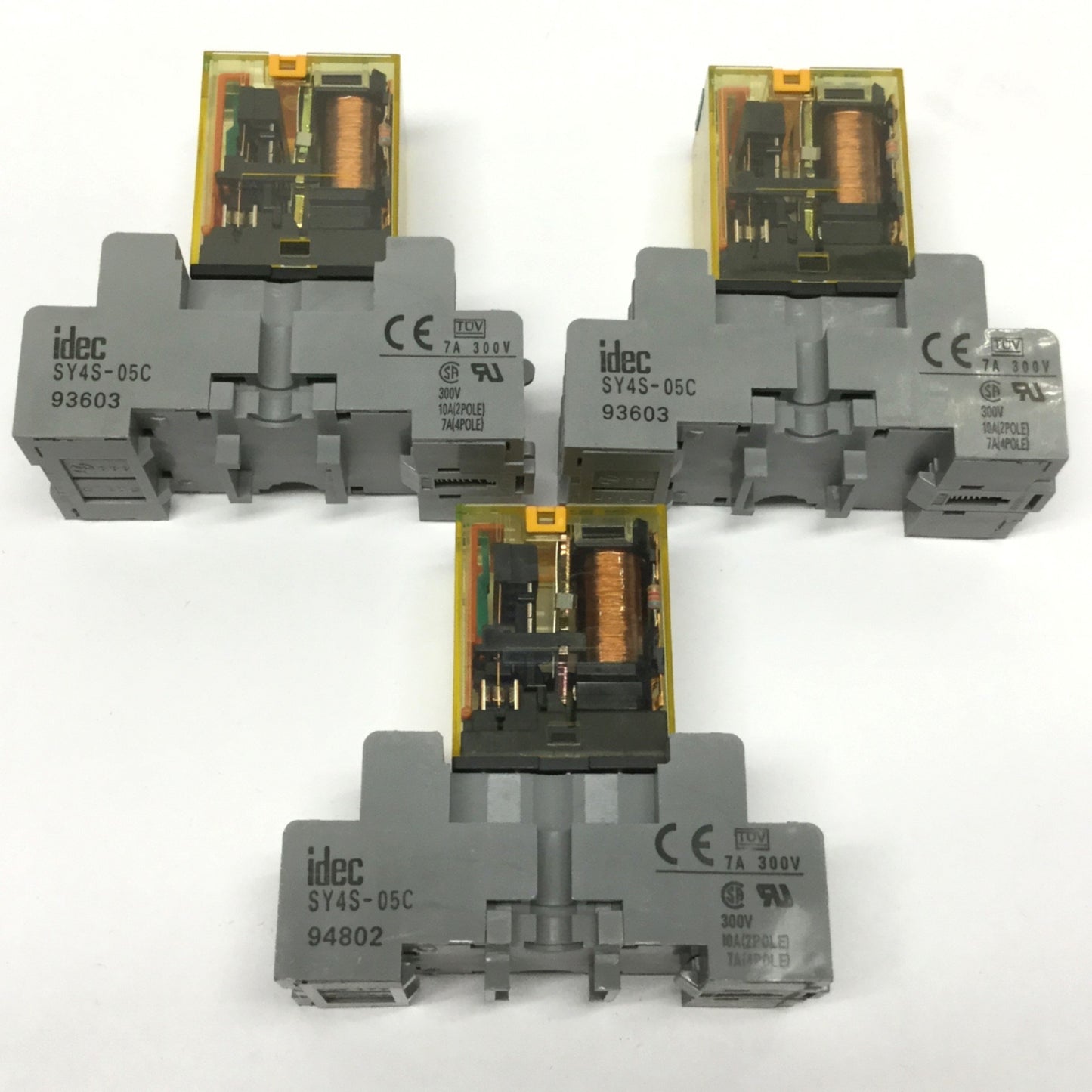 Used Lot of 3 IDEC RU4S-D24 Ice-Cube Control Relays 24VDC Coil, 6A 250VAC w/Sockets