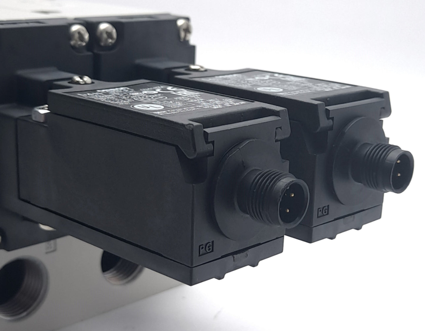 New SMC VP744-5DZ1-04-M-X538 Pressure Release Valves, 24VDC, 0.25-0.7MPa, 1/2" Port