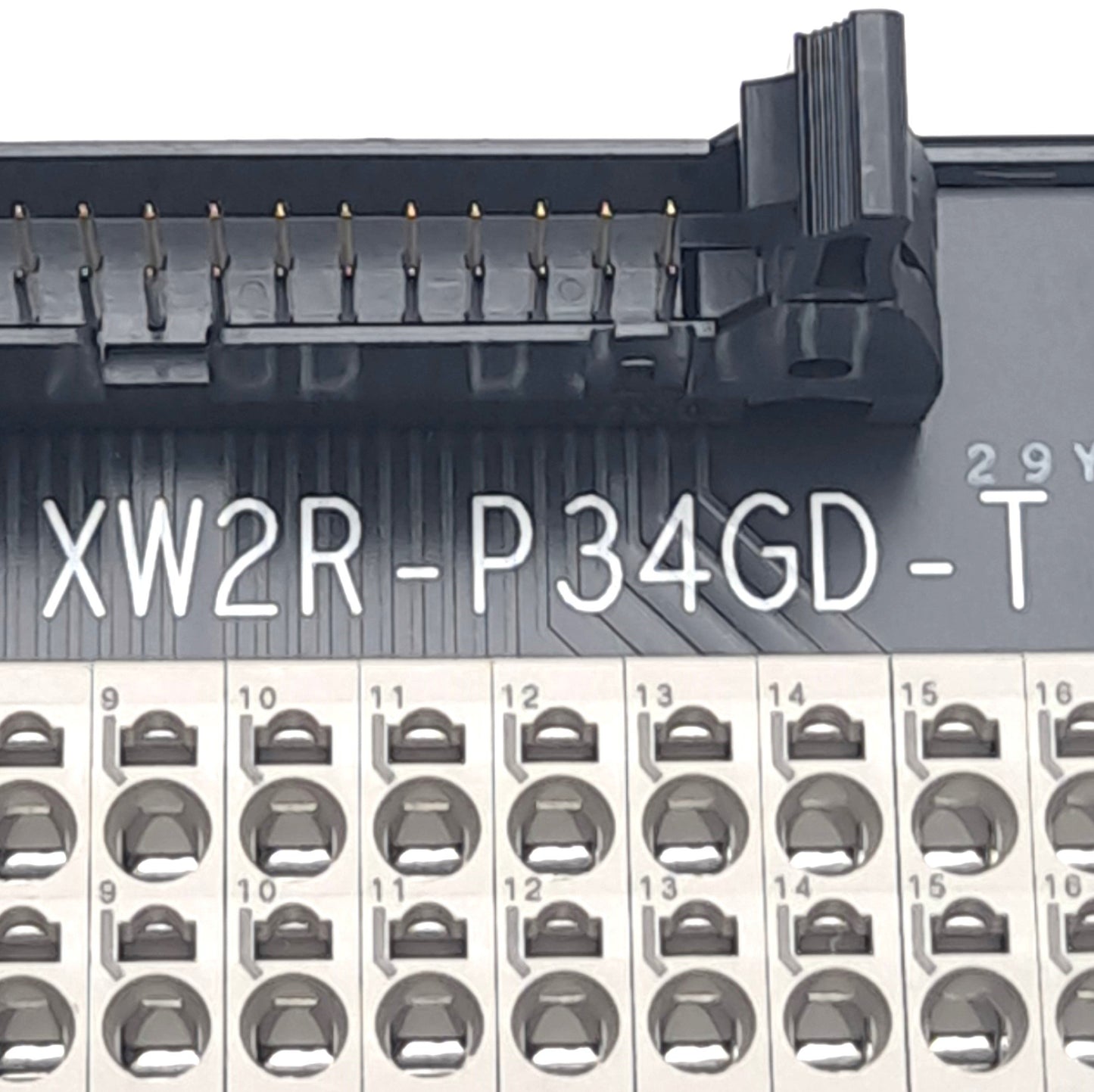 New Omron XW2R-P34GD-T Conversion Connector Terminal Block, 34-Pole, Male Plug