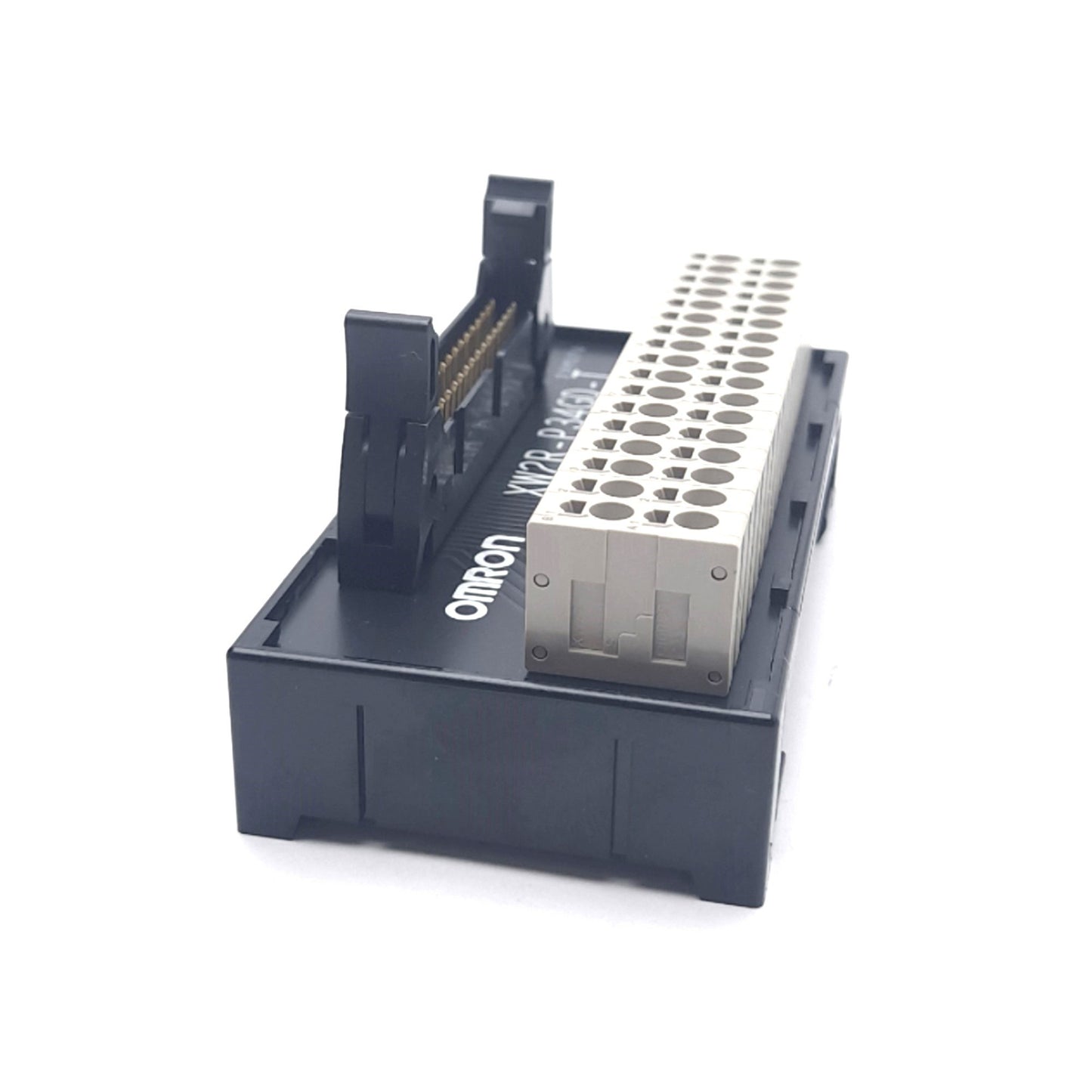 New Omron XW2R-P34GD-T Conversion Connector Terminal Block, 34-Pole, Male Plug