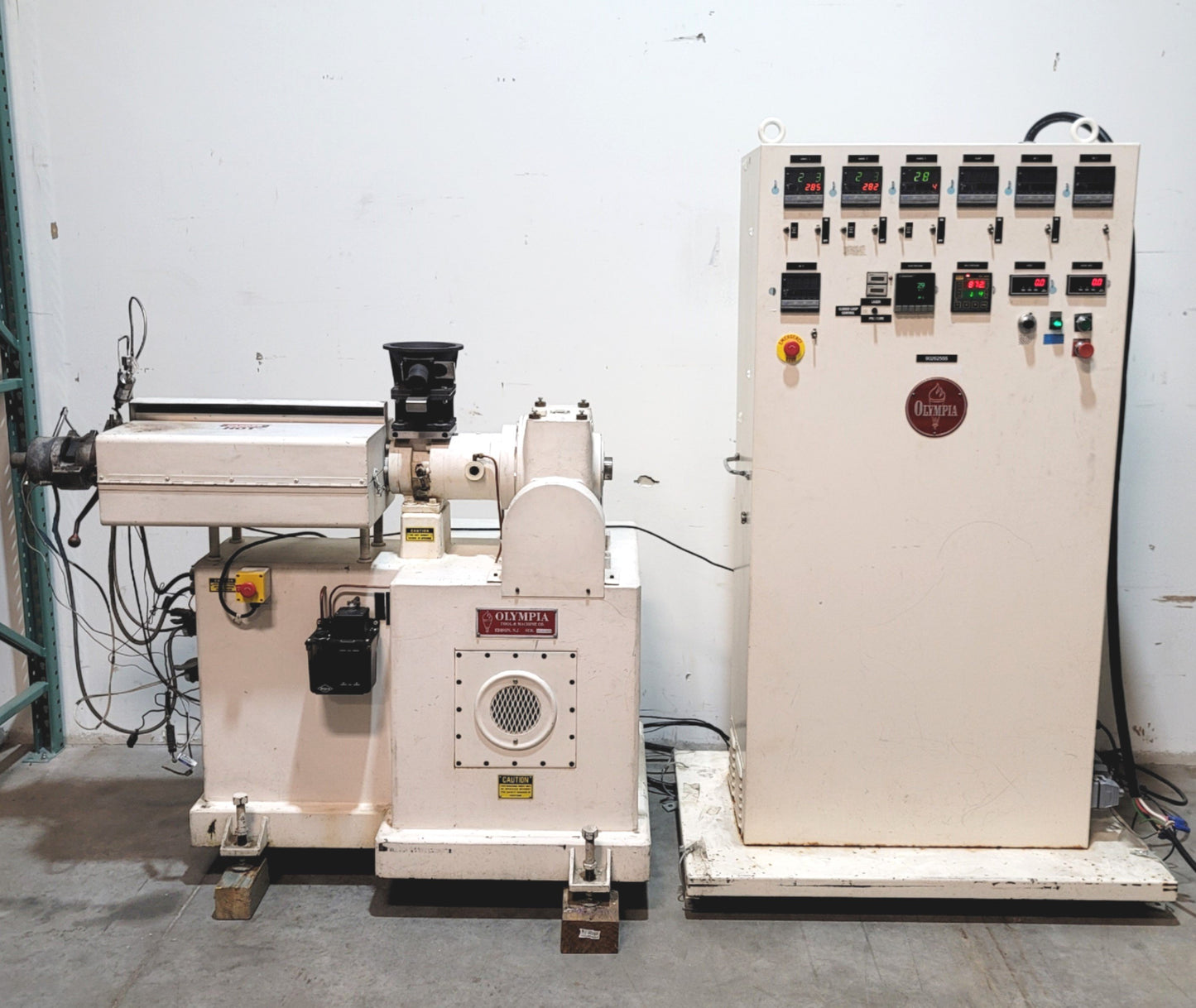Used Olympia Tool & Machine Co. Plastic Extrusion Machine, 240VAC 3-Ph, 1.25" Screw