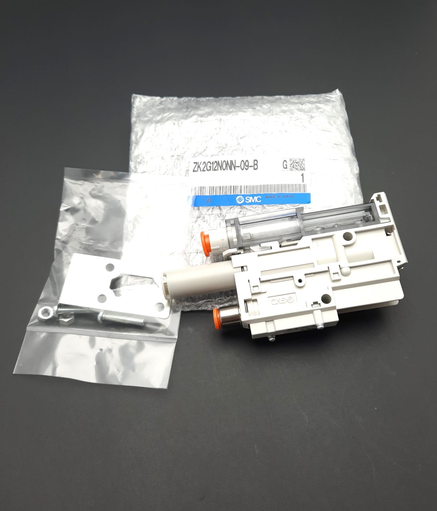 New SMC ZK2G12N0NN-09-B Vacuum Ejector 58 l/Min 0.3-0.6MPa 1/4" and 5/16" Ports