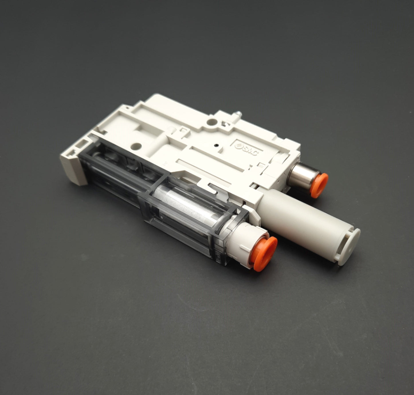 New SMC ZK2G12N0NN-09-B Vacuum Ejector 58 l/Min 0.3-0.6MPa 1/4" and 5/16" Ports