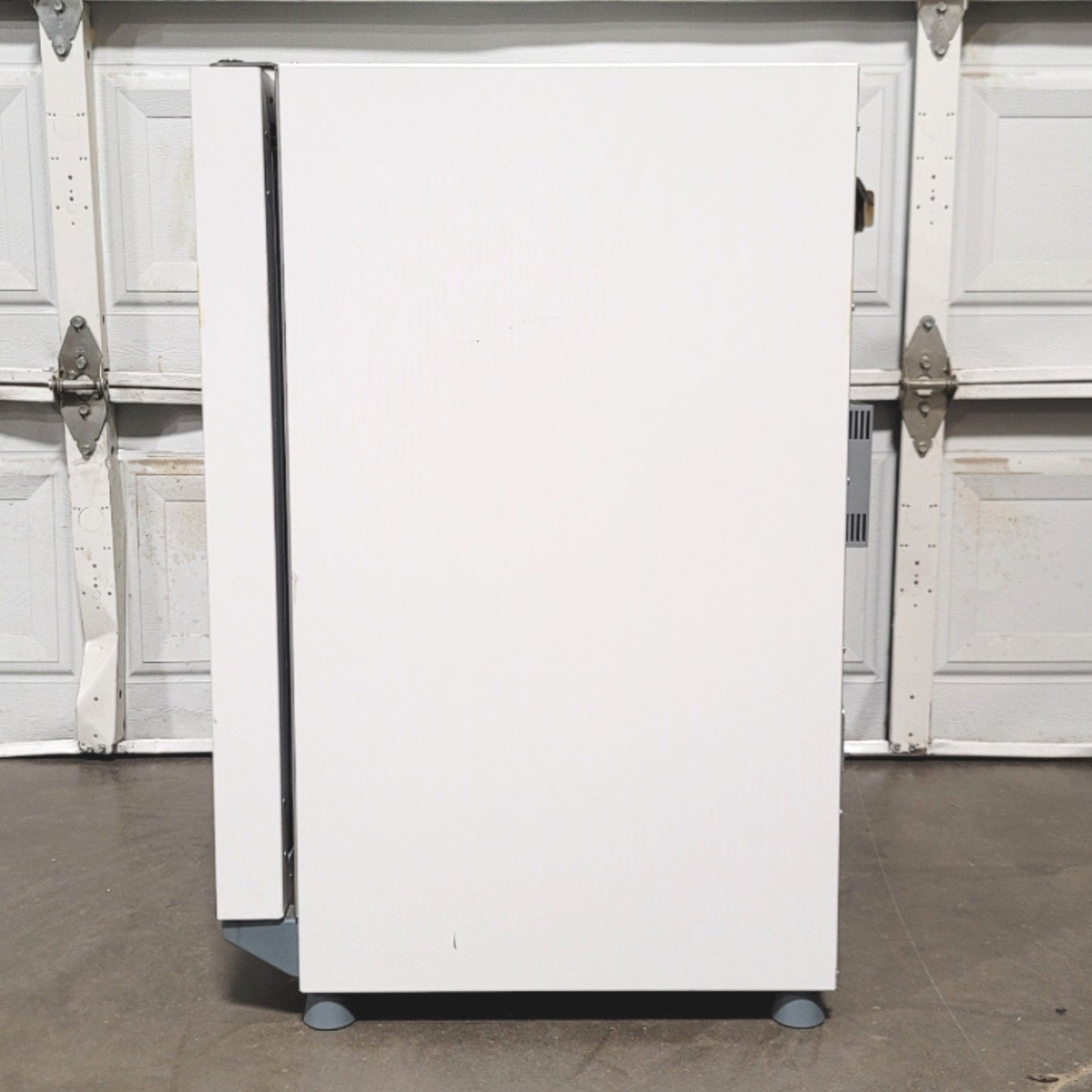 Used Thermo Scientific OMH100 Heratherm Advanced Lab Oven 50° To 330°C 208-240VAC 1Ph