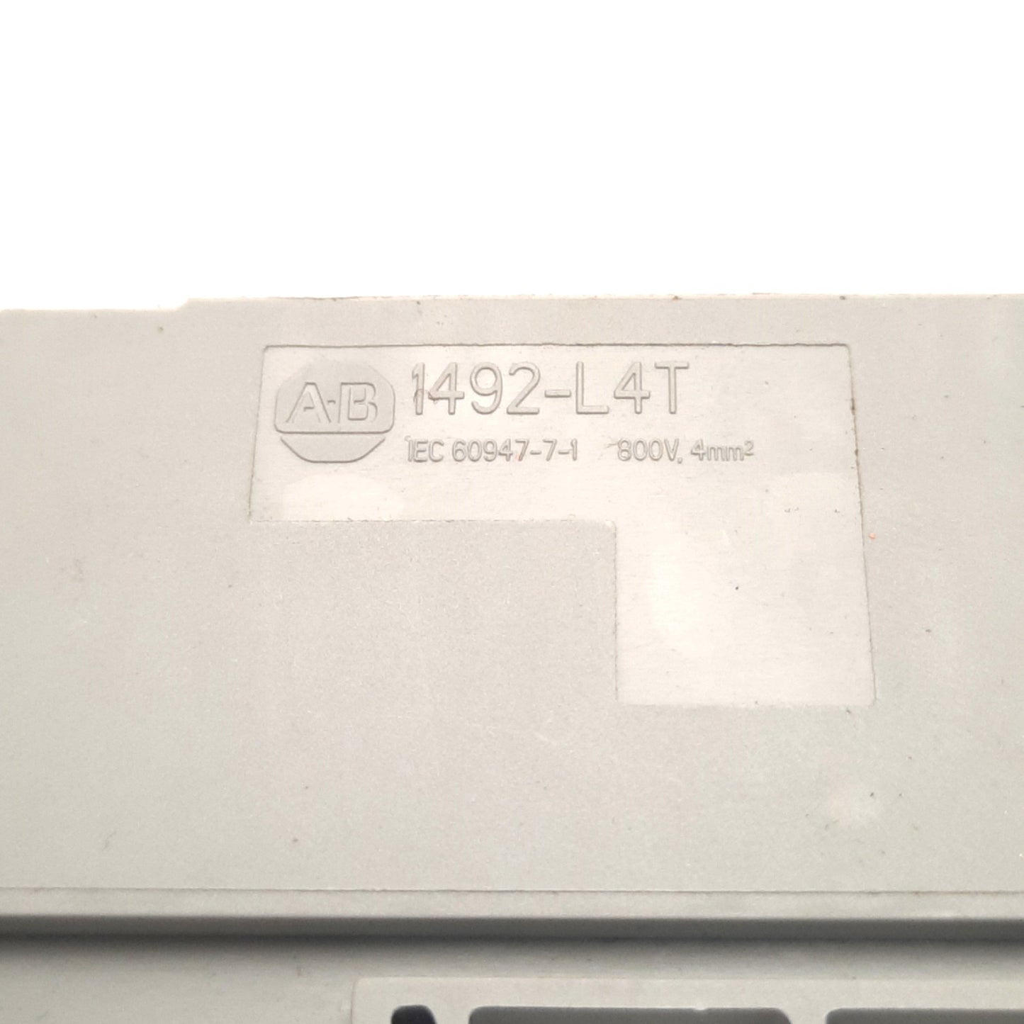 New – Open box Lot of 21 Allen Bradley 1492-L4T Feed Through Terminal Blocks, 800V AC/DC, 32A