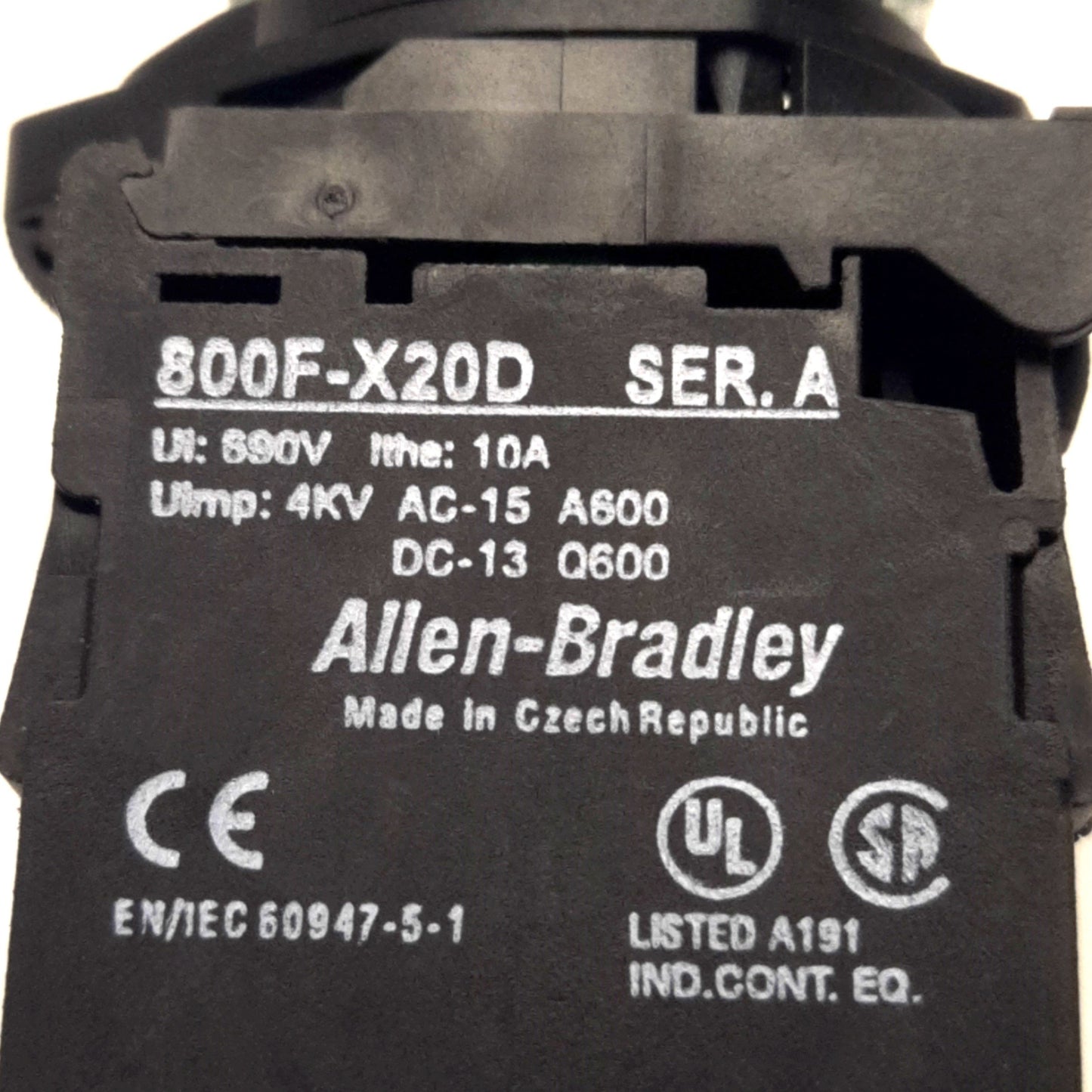 Used Allen Bradley 800FM-LF3 Illuminated Pushbutton With 800F-N3R Light Block, Green