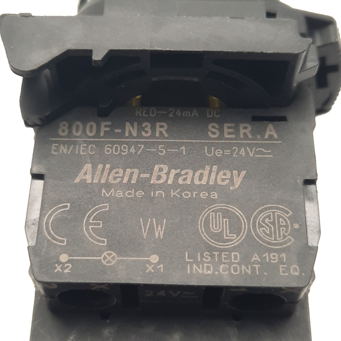 Used Allen Bradley 800FM-LF5 Illuminated Pushbutton With 800F-N3R Light Block, Yellow