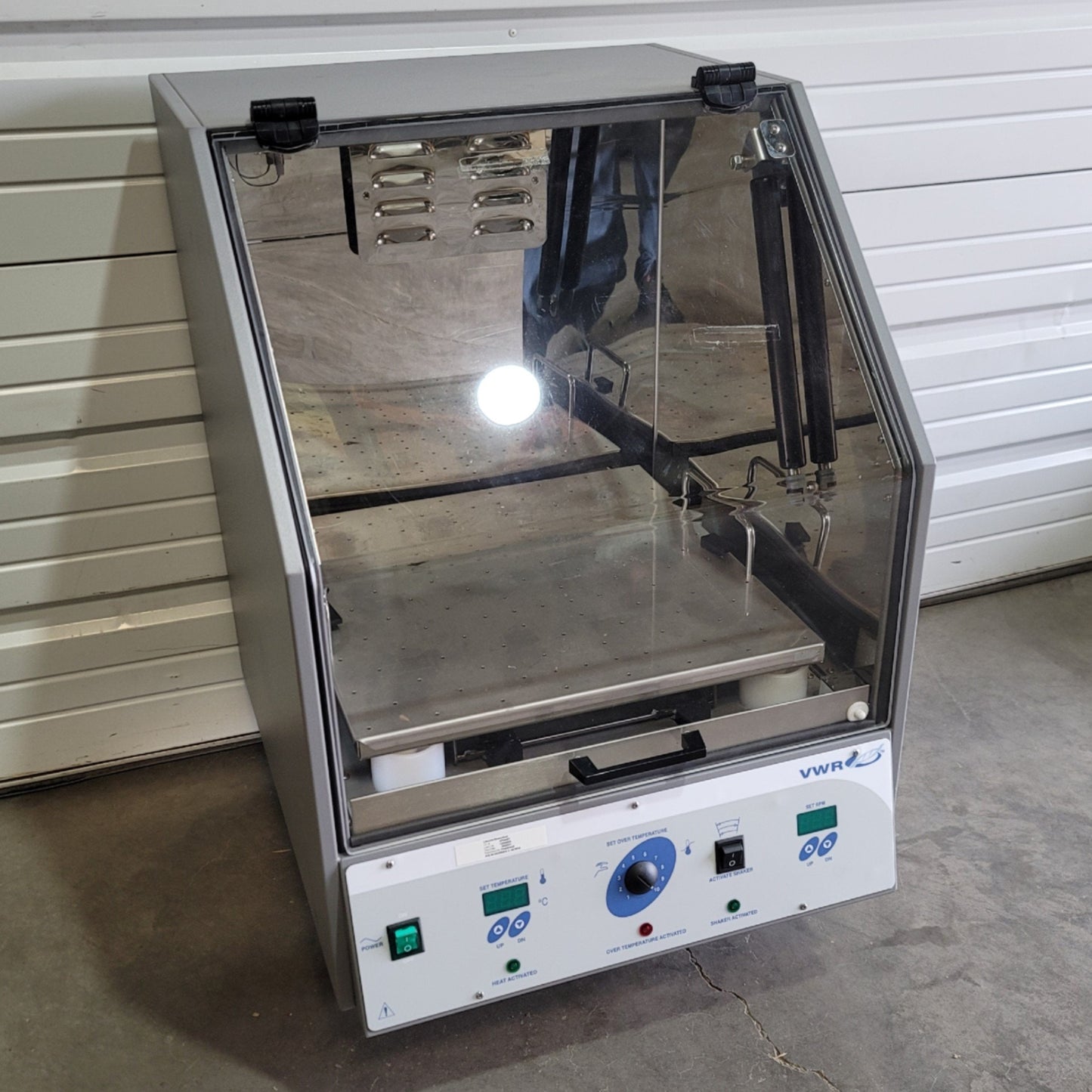 Used VWR Shel Lab Model 1570 Signature Benchtop Shaking Incubator 120VAC 60°C 3.3CuFt