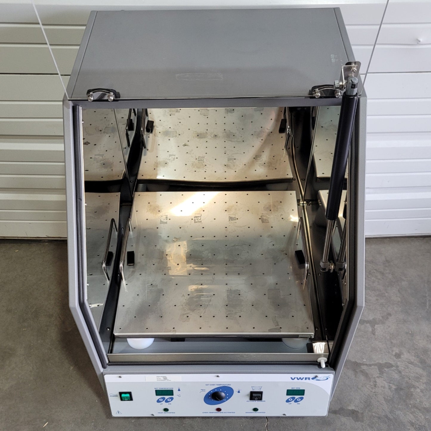 Used VWR Shel Lab Model 1570 Signature Benchtop Shaking Incubator 120VAC 60°C 3.3CuFt