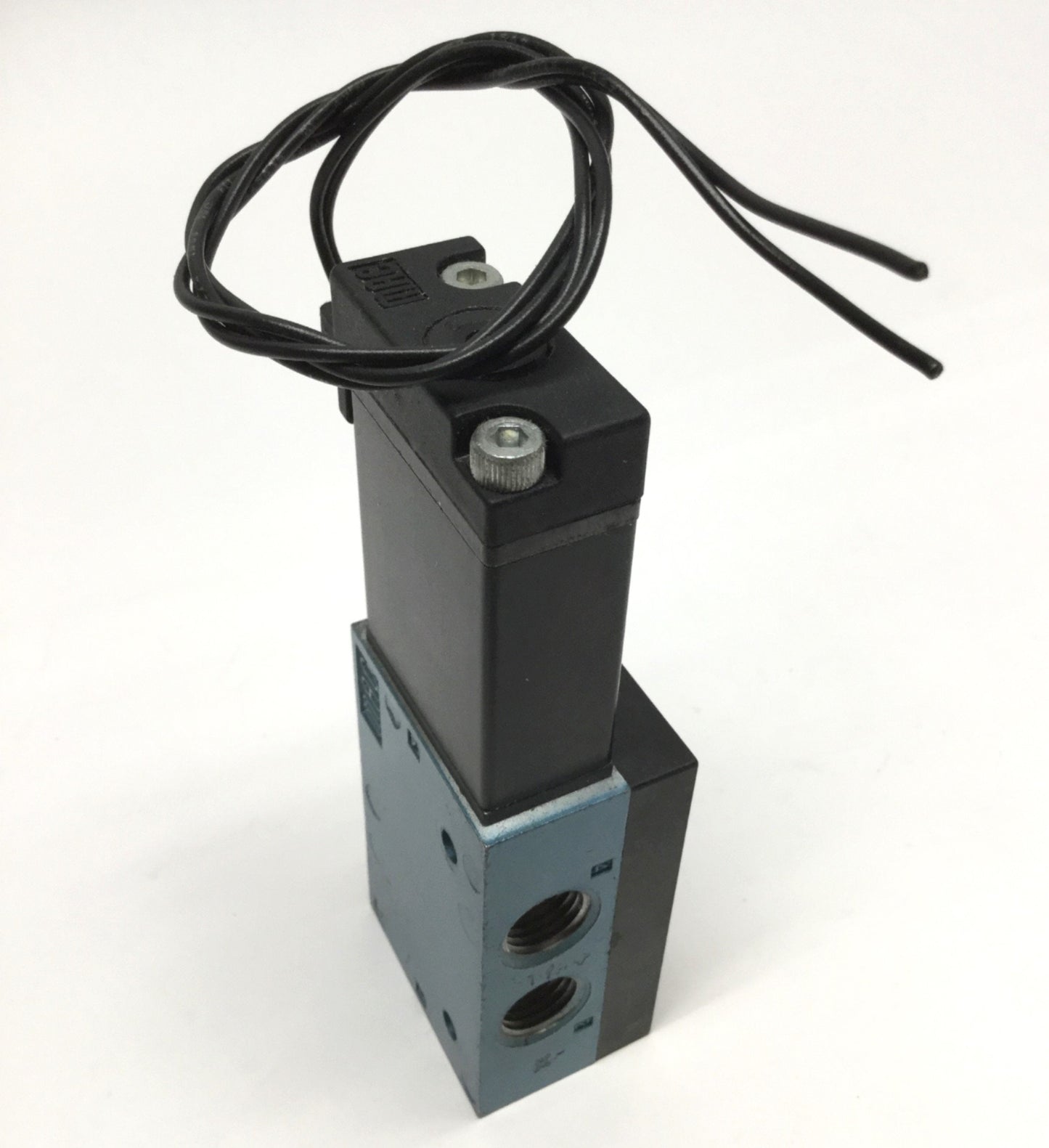 Used MAC 47A-BB0-HAAC-1BK Solenoid Valve 5-Port, 2-Position, 120VAC Coil, 120psi