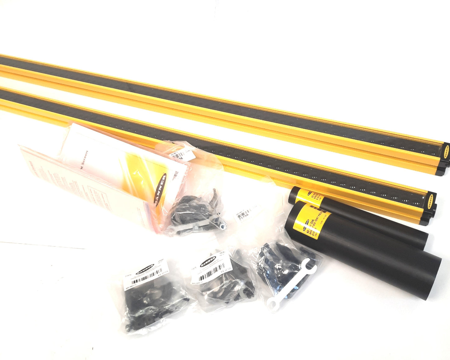 New Banner Engineering SLSVAP30-1200Q88 Light Curtain Set, 24v DC, PNP, 18m Range