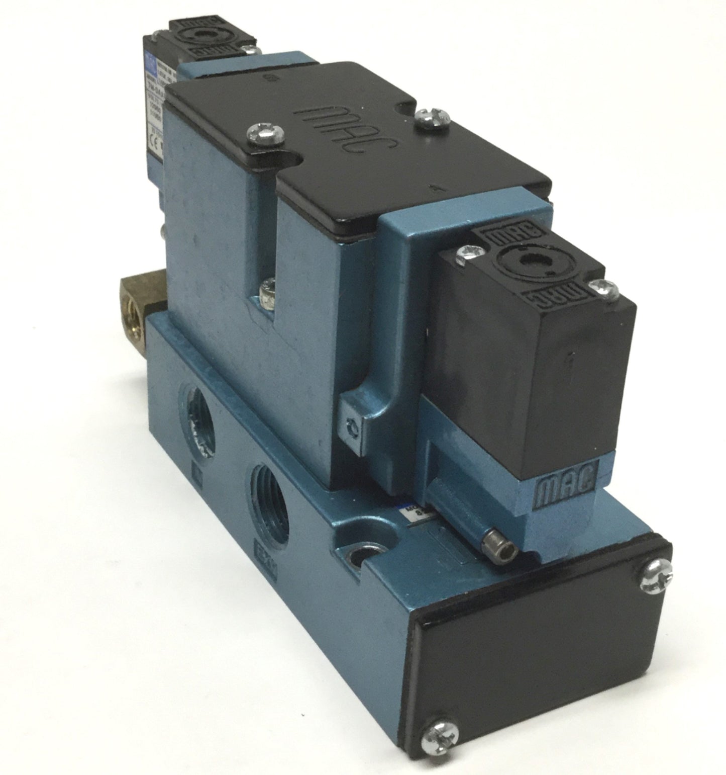 Used MAC 82A-GA-CAA-TM-DAAP-1DA Solenoid Valve, 4-Port, 3-Position, 3/8" NPT, 120VAC