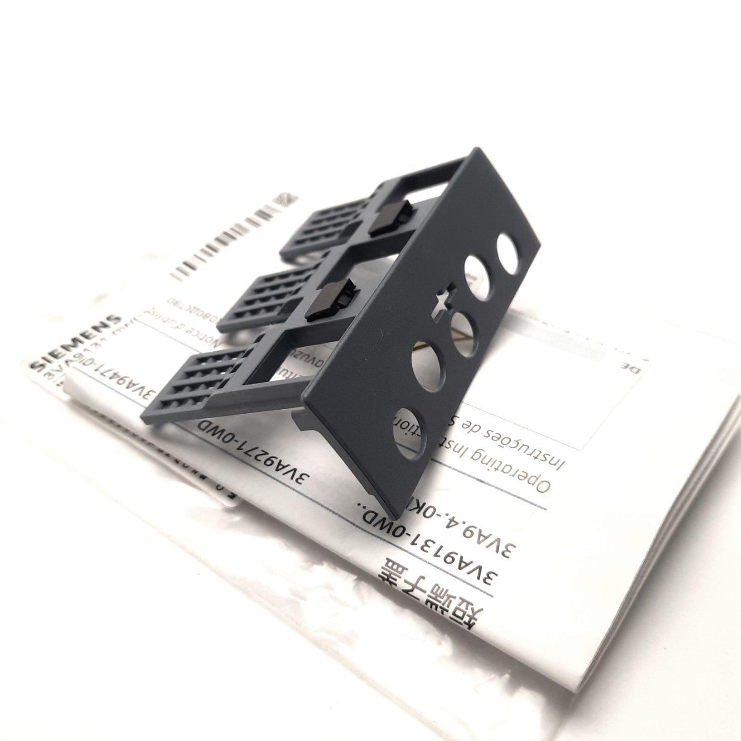 New Siemens 3VA9131-0WD31 Terminal Cover, Three Pole, W/ Probe Hole, 76.2x45x26.8mm