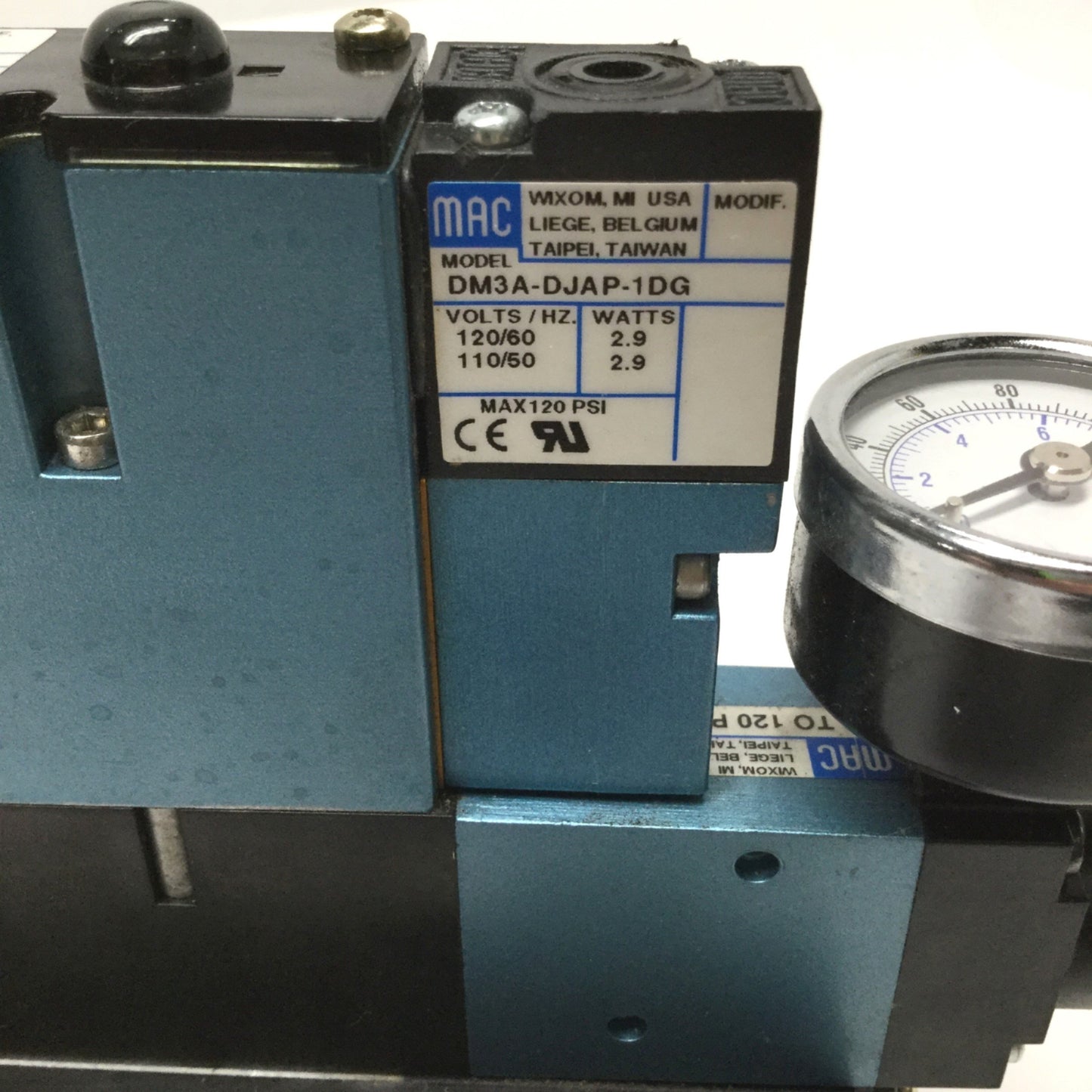 Used MAC 92B-EAB-000-DM-DJAP-1DG Solenoid Valve 5-Port, 3-Position 120VAC, 3/8" NPT