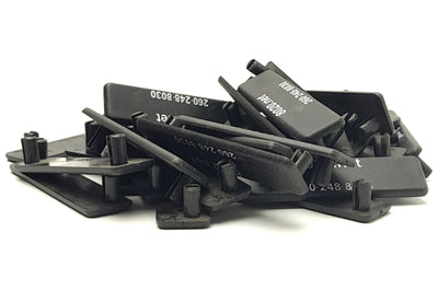 New – Open box Lot of 32 80/20 2037 15-Series Push-In End Cap, .75" x 3" x .125" (w/o Stems)