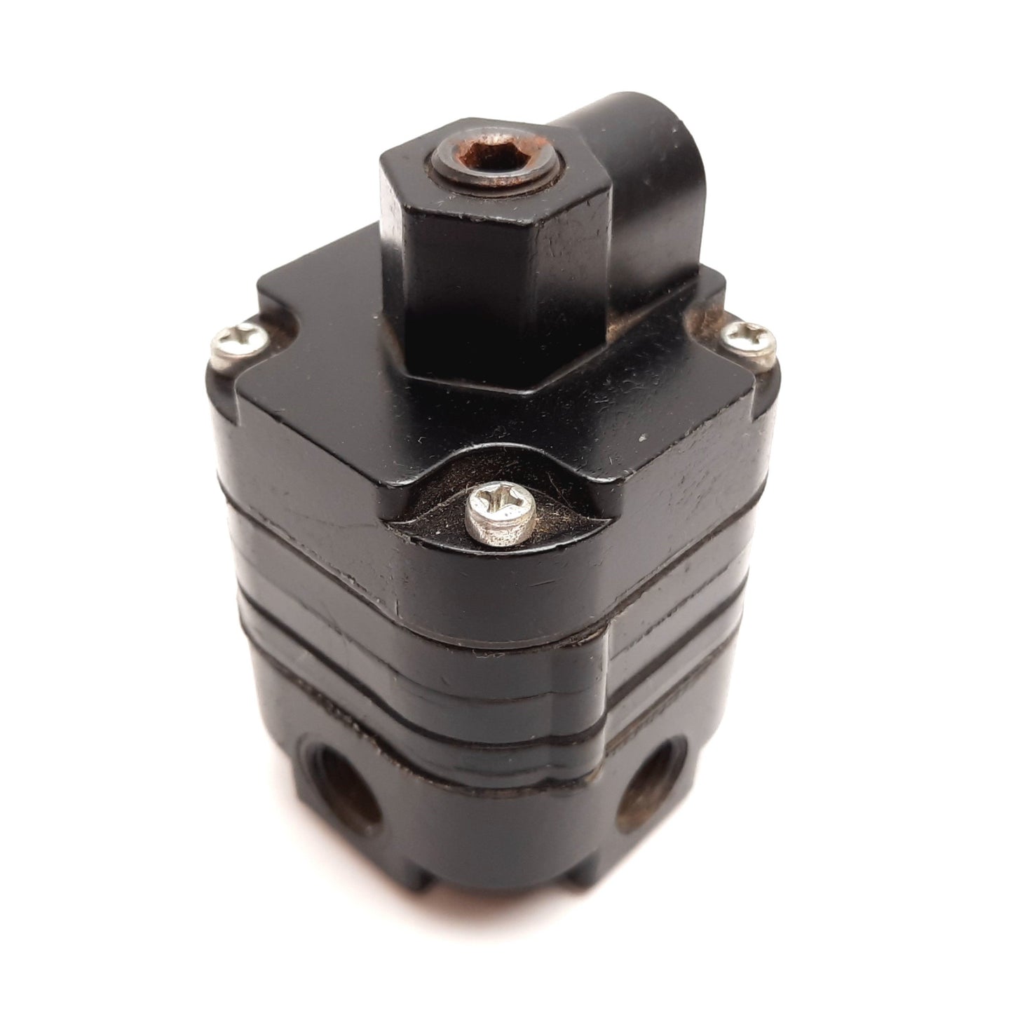 Used Numatics R840-02F Precision Air Relay, Supply: 150psi, Range: 2-120psi, 1/4" NPT