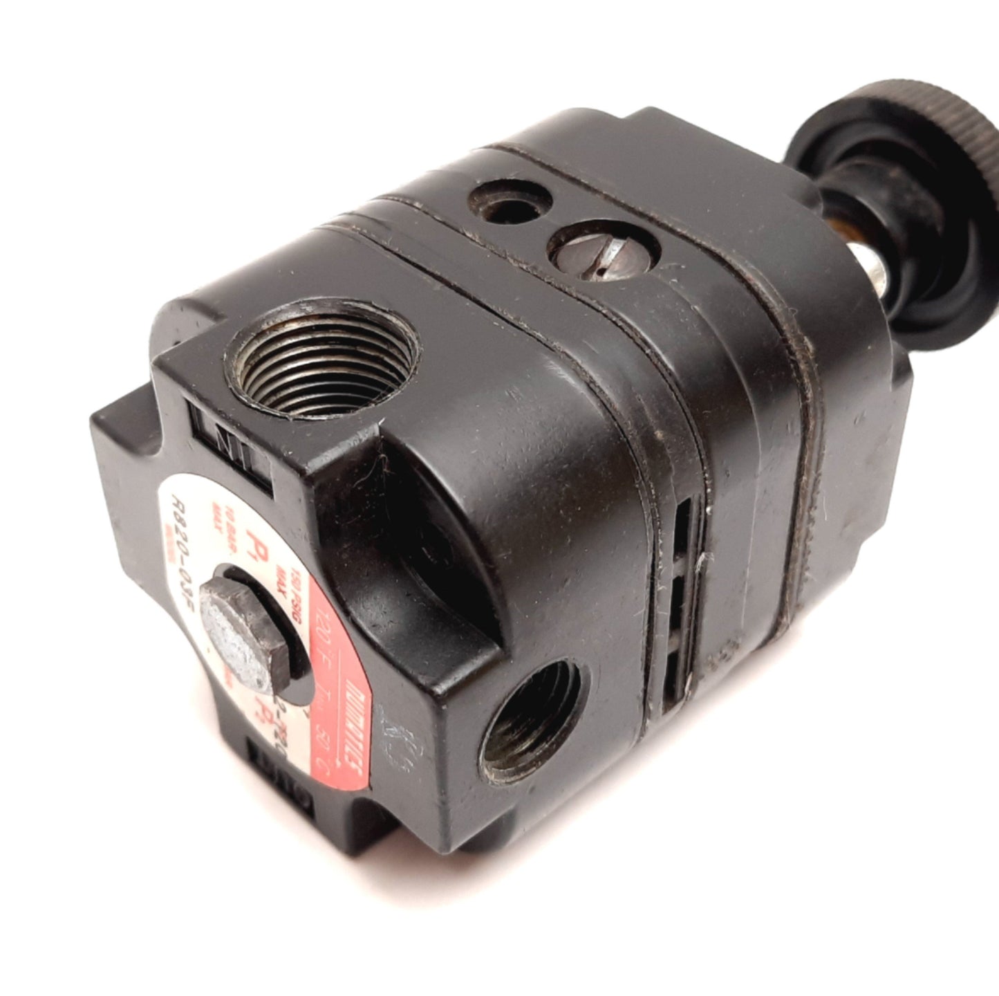 Used Numatics R820-03F Precision Regulator, In: 150psi Max, Set: 2-120psi, 3/8" NPT
