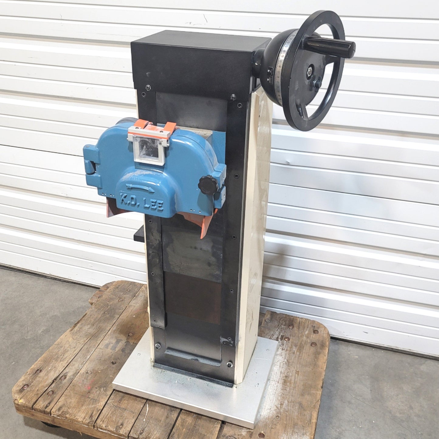 Used K O Lee Co Surface Grinder Manual Z Axis, 8" Wheel, 14" Travel, 208-230VAC, 2HP