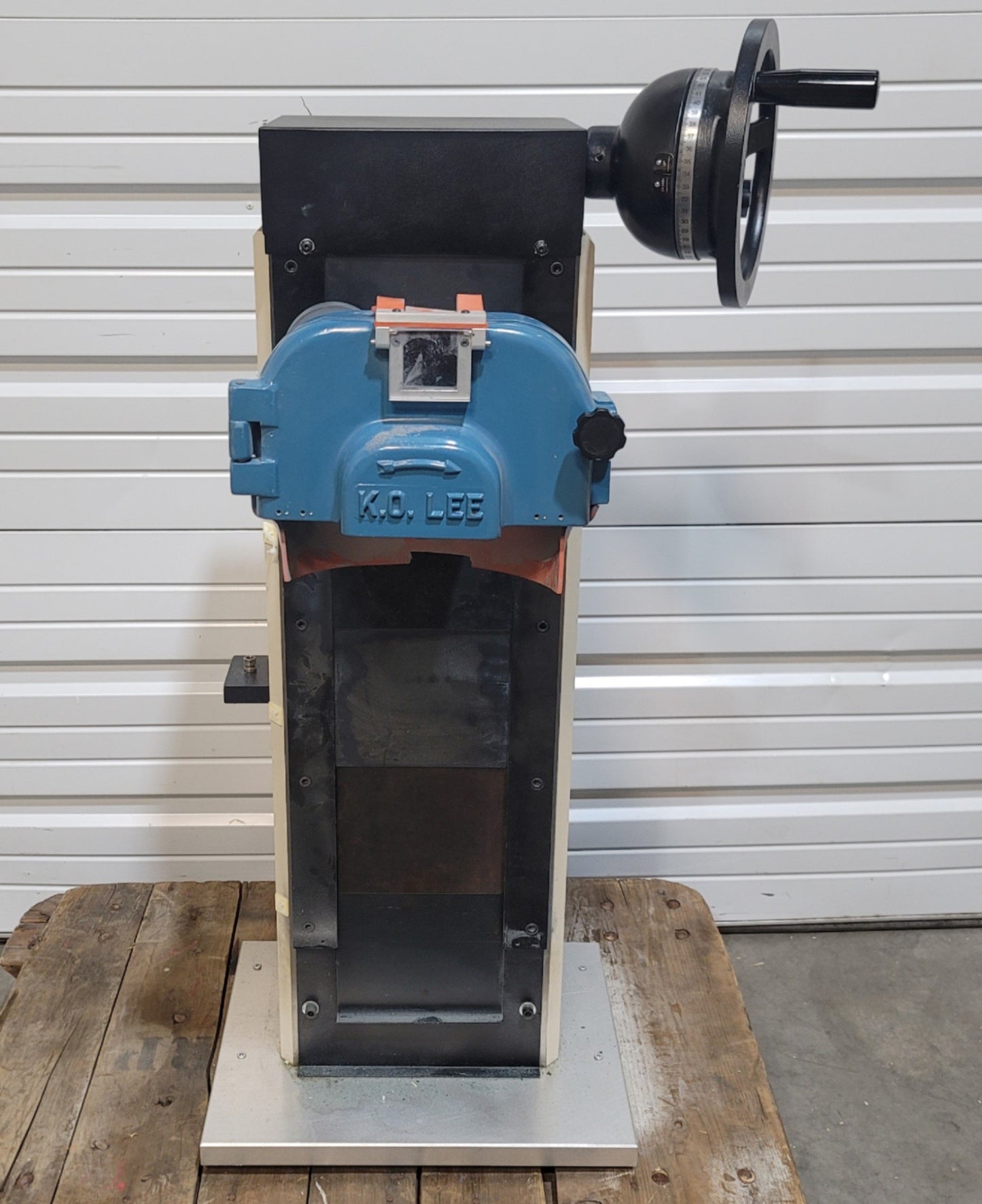 Used K O Lee Co Surface Grinder Manual Z Axis, 8" Wheel, 14" Travel, 208-230VAC, 2HP