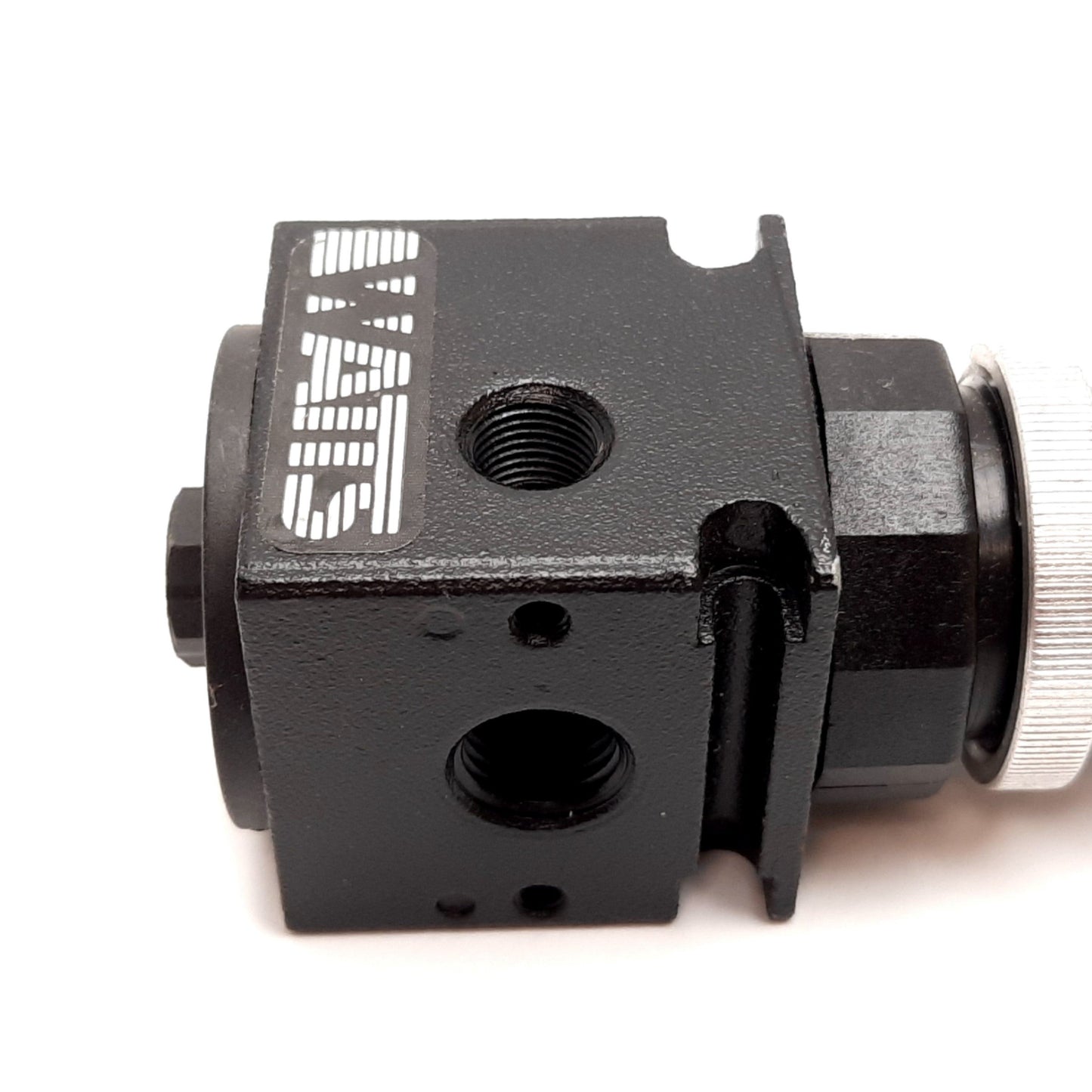 New – Open box Watts R35-02A Pneumatic Regulator, Inlet: 300psi Max, Out: 0-25psi, 1/4" NPT