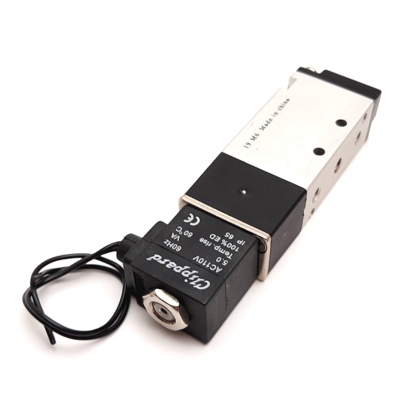 Used Clippard MME-41NES Solenoid Valve, 2-Position 5-Port, 110VAC, 20-125psi, 10-32