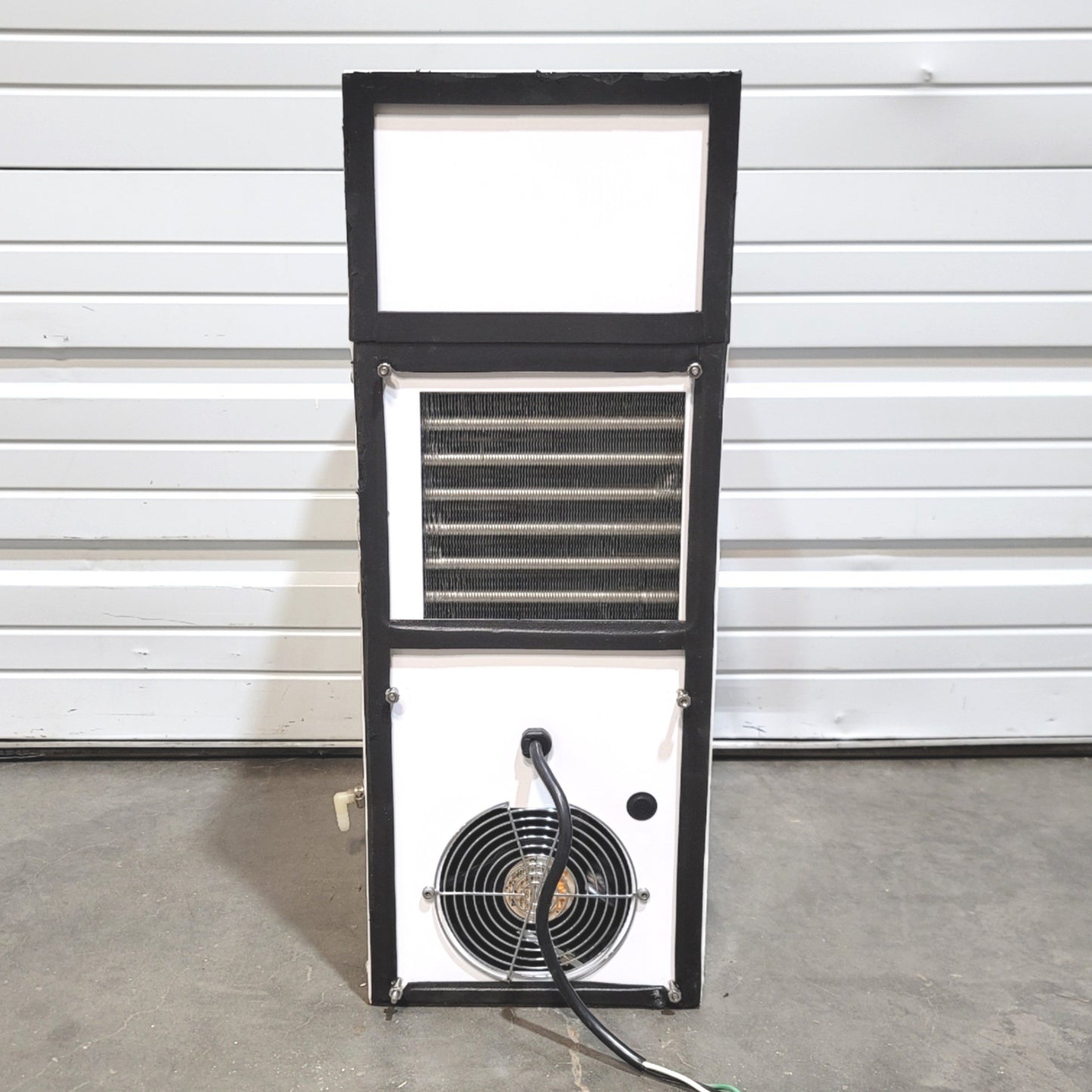 Used Kooltronic K2A4C2.5NMNX-2 Panel Mounted Air Conditioner, 200/230 1-Ph, 2500BTU