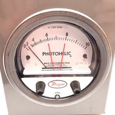 Used Dwyer 3000-SQRT Photohelic Pressure Switch/Gauge, 0-1000CFM, 25psi Max, 1/8" NPT