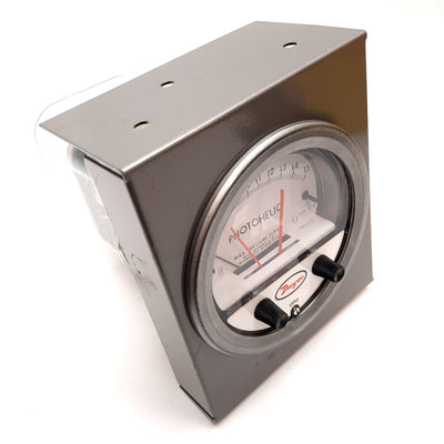 Used Dwyer 3000-SQRT Photohelic Pressure Switch/Gauge, 0-1500CFM, 25psi Max, 1/8" NPT