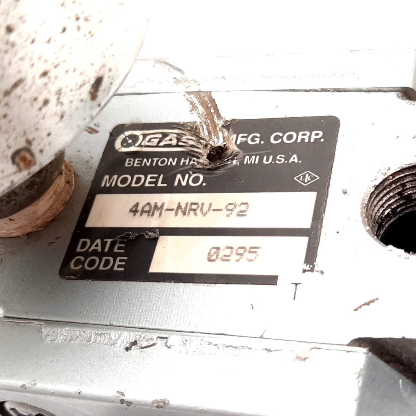Used Gast 4AM-NRV-92 Air Motor, 1.8HP, 100psi Max, 3000RPM, 5/8" Shaft, 3/8" NPT