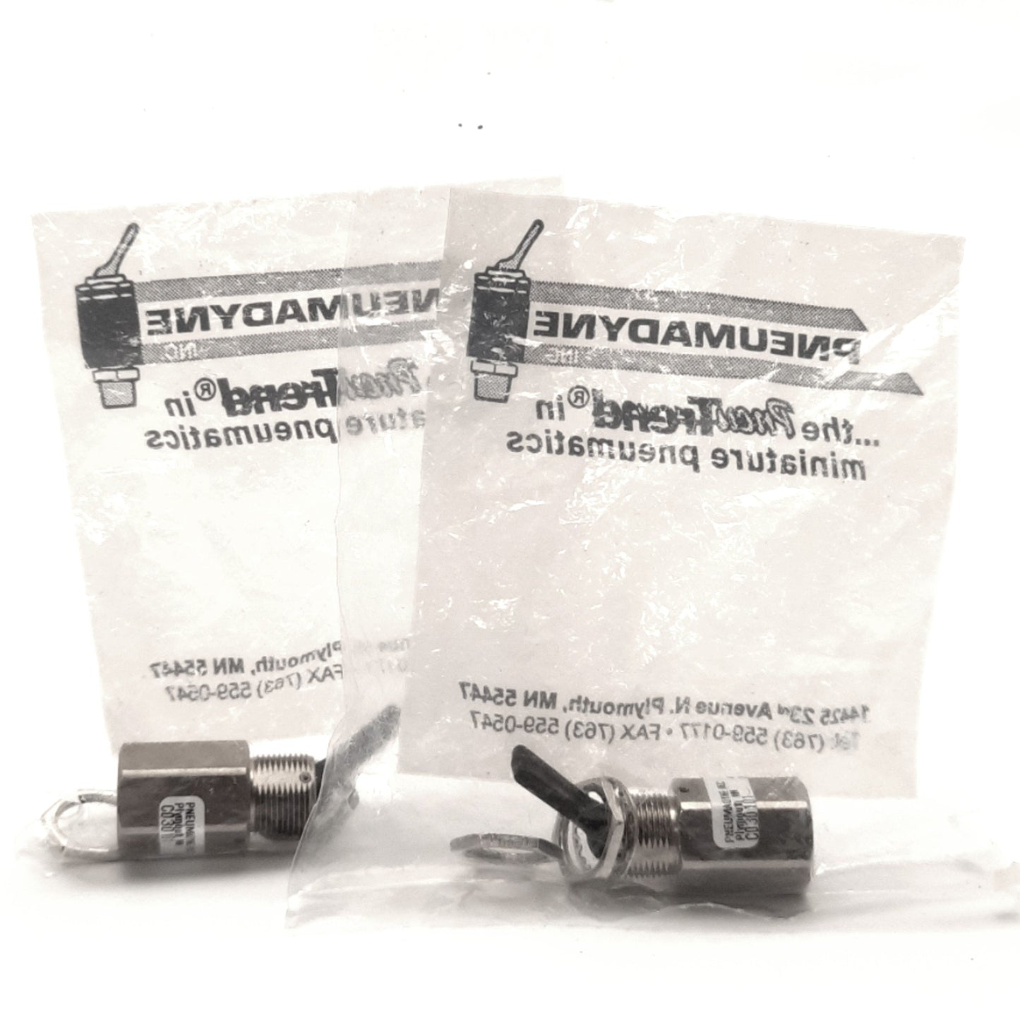 New Lot of 2 Pneumadyne C030101 Toggle Valve 3-Way 10-32 Thread 15.5 CFM, 125Psi Max