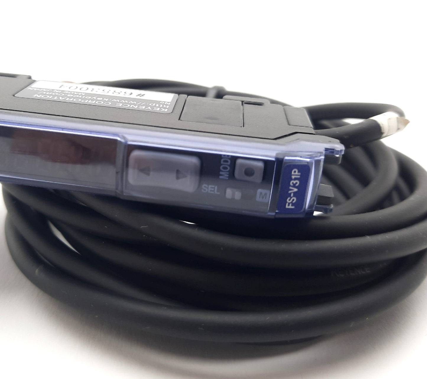 Used Keyence FS-V31P Fiber Optic Amplifier, PNP, 1 Output, 640nm, 12-24VDC DIN Rail