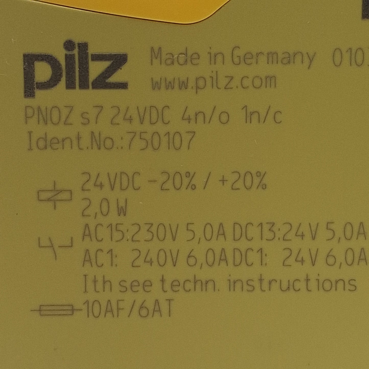 Used Pilz 750107 Contact Expansion, 4x N/O 1x N/C, Supply: 24VDC, Contacts: 240VAC